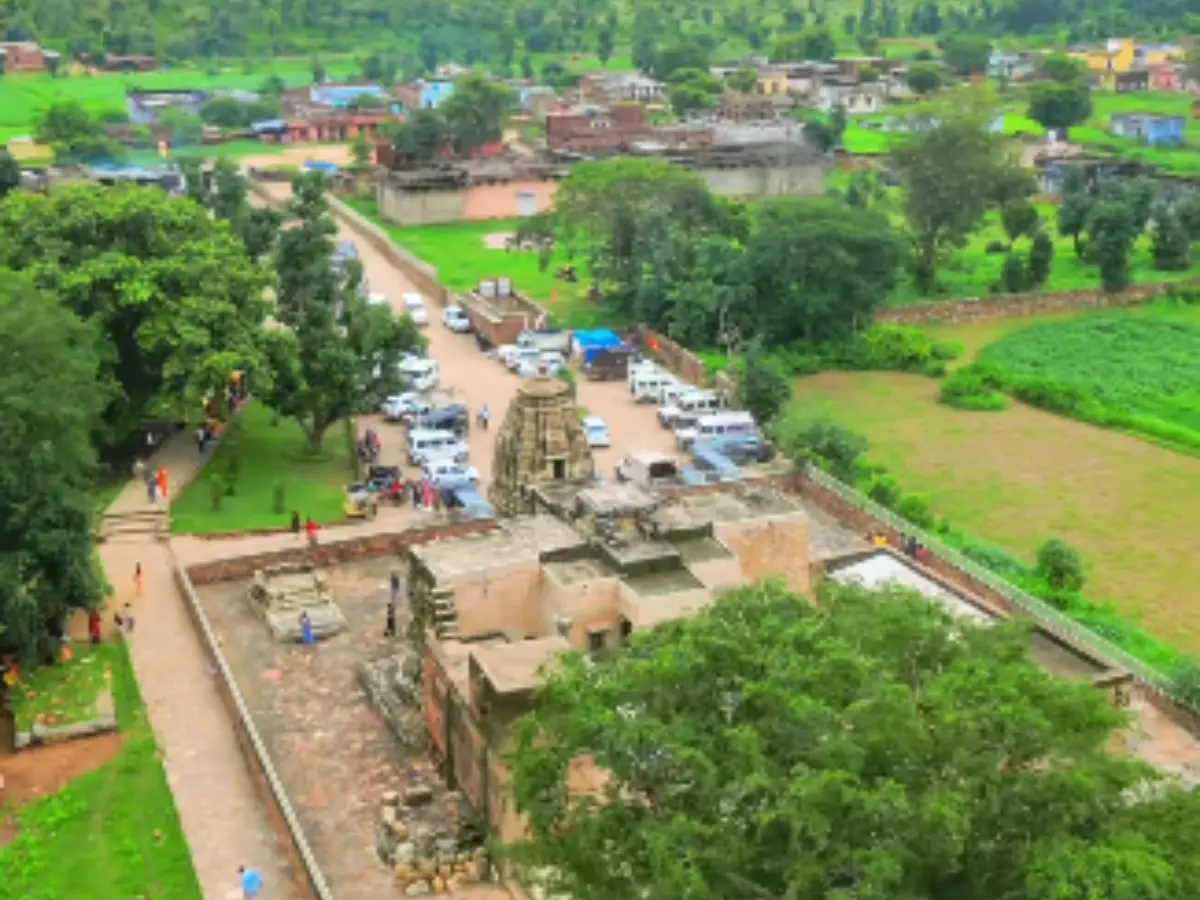 Alwar: पांडवों से द्वारा स्थापित अद्भुत शिव धाम, जहां शिवलिंग दिन में 3 ...
