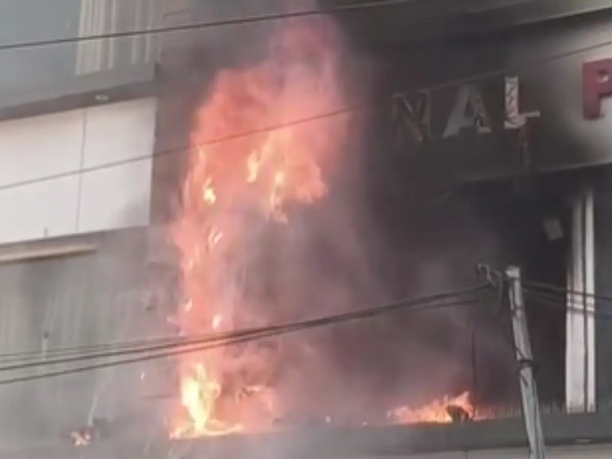 जोधपुर के होटल सोनम प्लेस में भीषण आग लगने से हड़कंप, दमकल ने बचाई 4-5 लोगों की जान