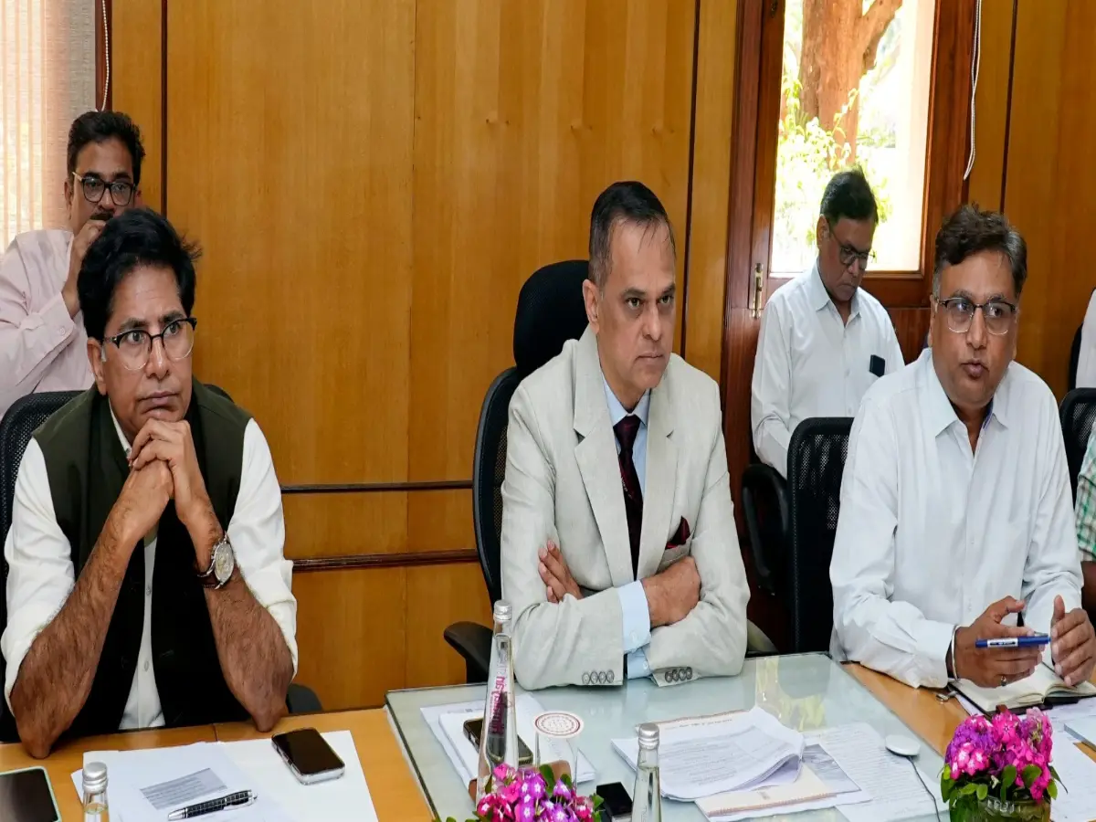 सरकार का बड़ा प्रशासनिक सुधार, 140 समितियों पर गिरी गाज, मीटिंगों के जाल से बाहर निकलेंगे अफसर