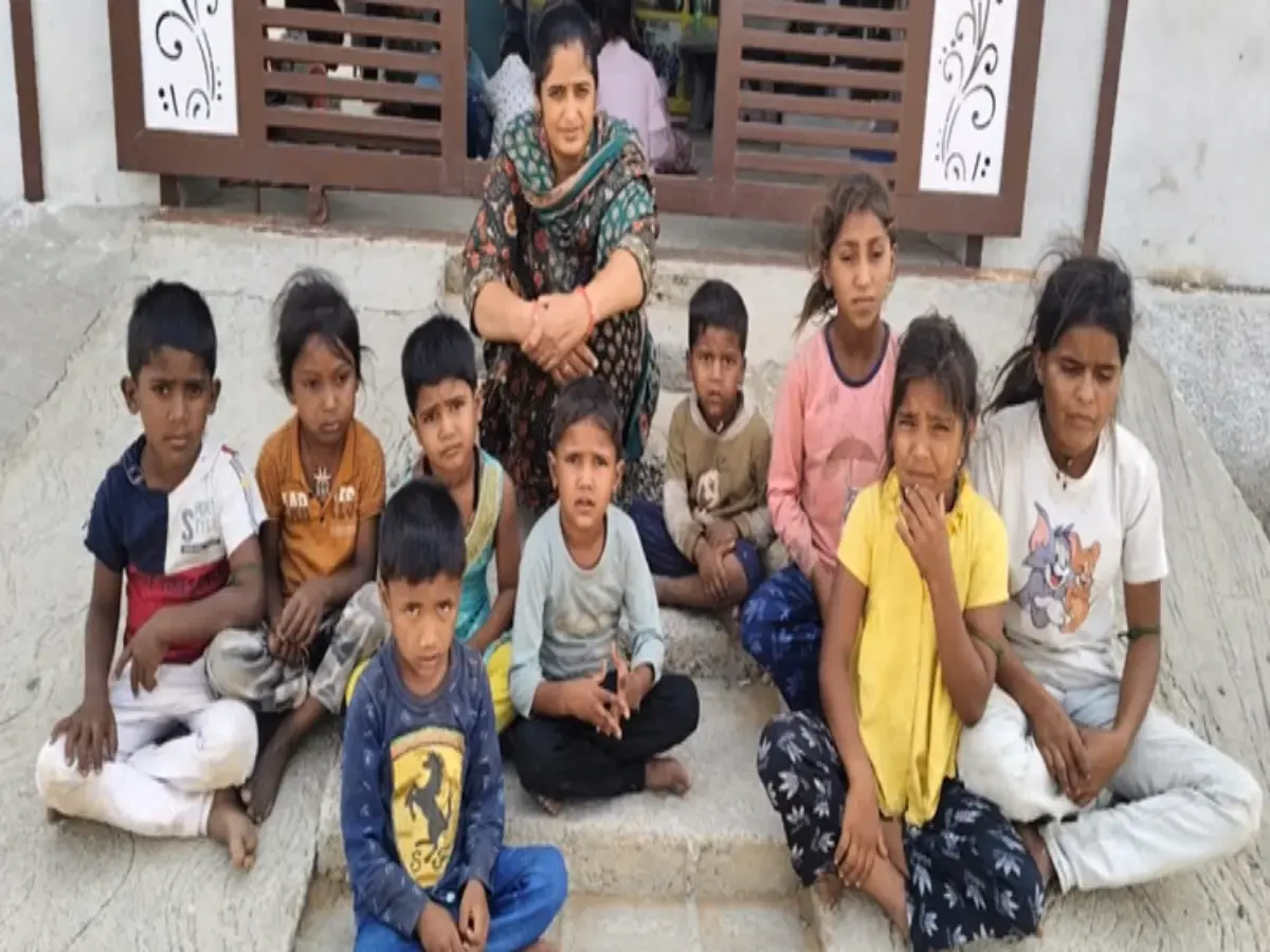 कौन हैं चिड़ावा की झुग्गी के बच्चों की 'शिक्षा दीदी'? पढ़ें विमेंस डे पर उनकी कहानी