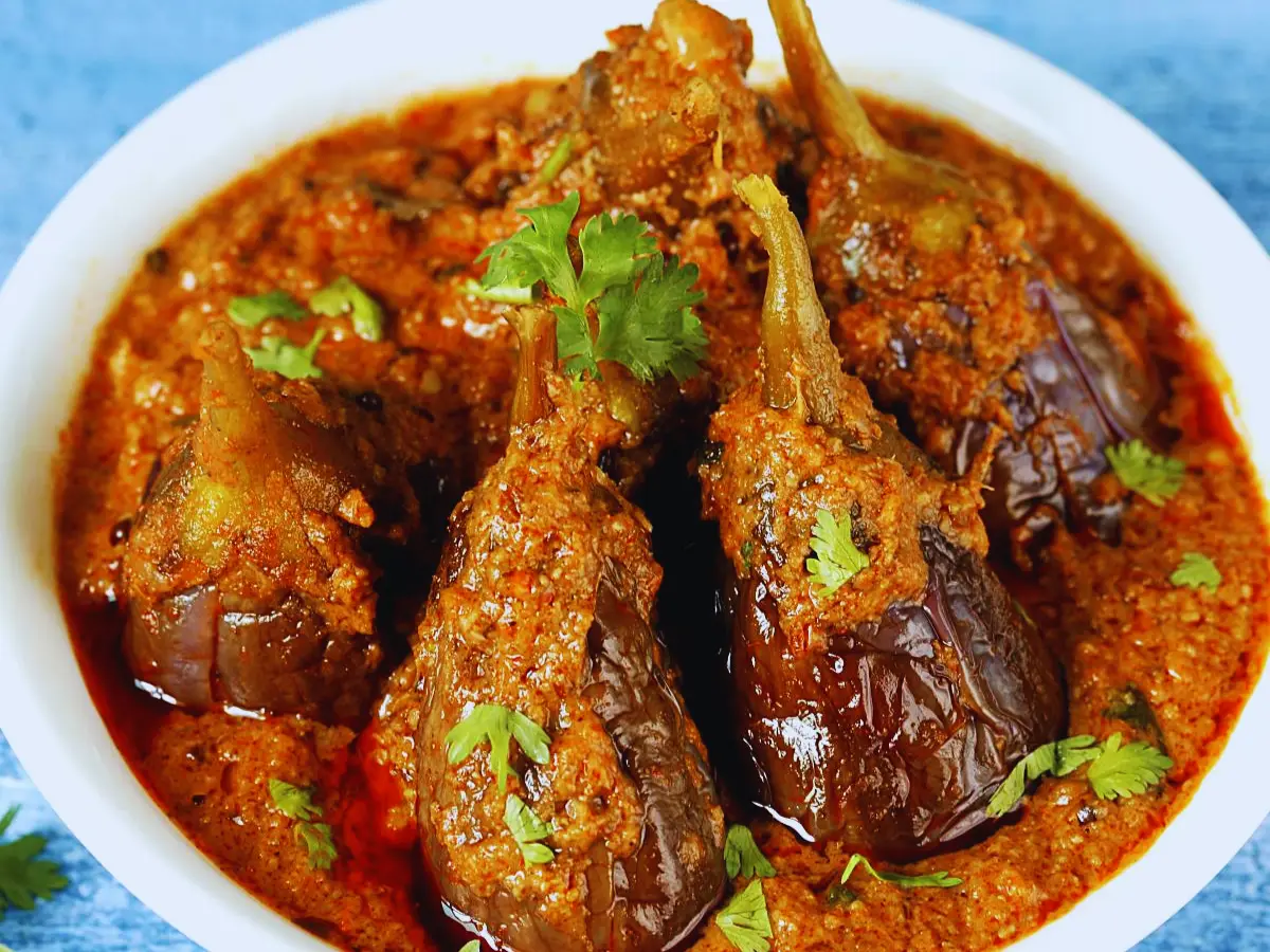 राजस्थानी स्टाइल में घर पर बनाएं भरवा बैंगन, जानें रेसिपी और फायदे