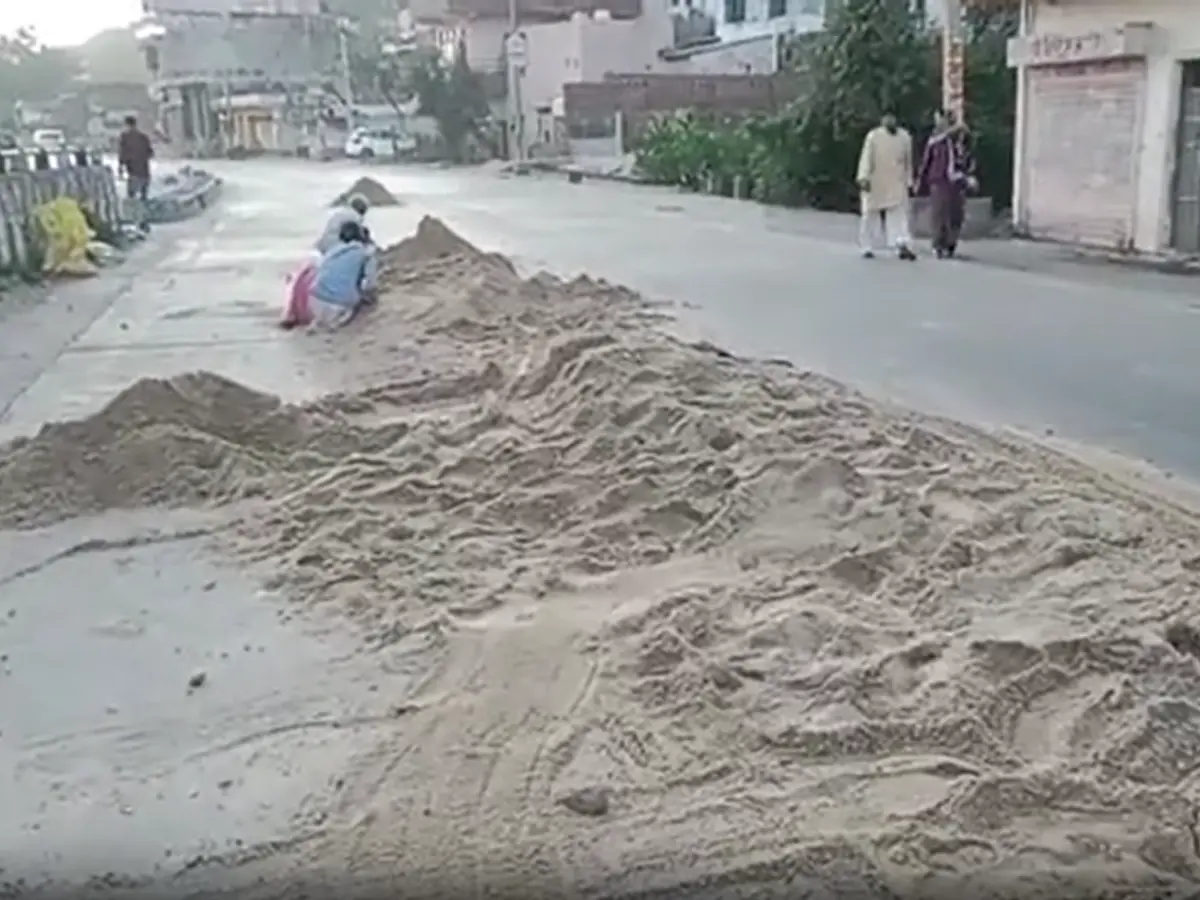 सवाई माधोपुर में बजरी माफियाओं का आतंक, अवैध बजरी रोकने गई खनन विभाग की टीम पर किया हमला