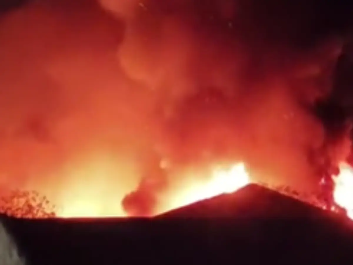 Deshnok : देशनोक में FCI गोदाम में भीषण आग, पेट्रोल पंप के पास दहशत