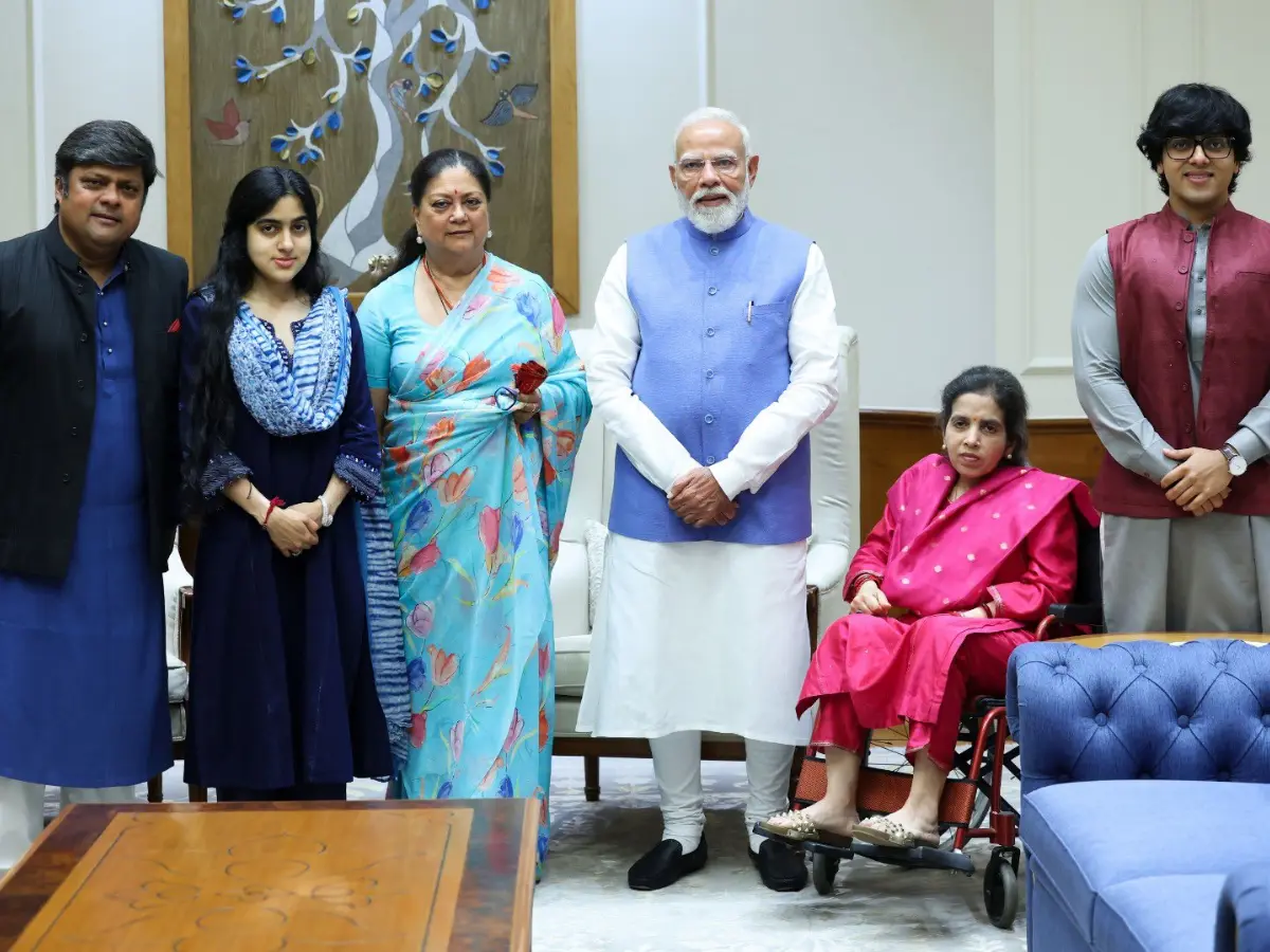 वसुंधरा राजे और PM मोदी की मुलाकात, पारिवारिक भेंट या नया सियासी संकेत ?