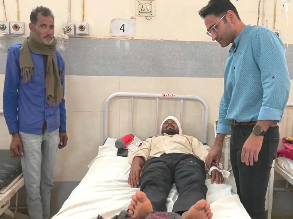 बूंदी में बंदर के हमले में युवक का कान कटा, डॉक्टरों ने दो घंटे ऑपरेशन कर जोड़ा