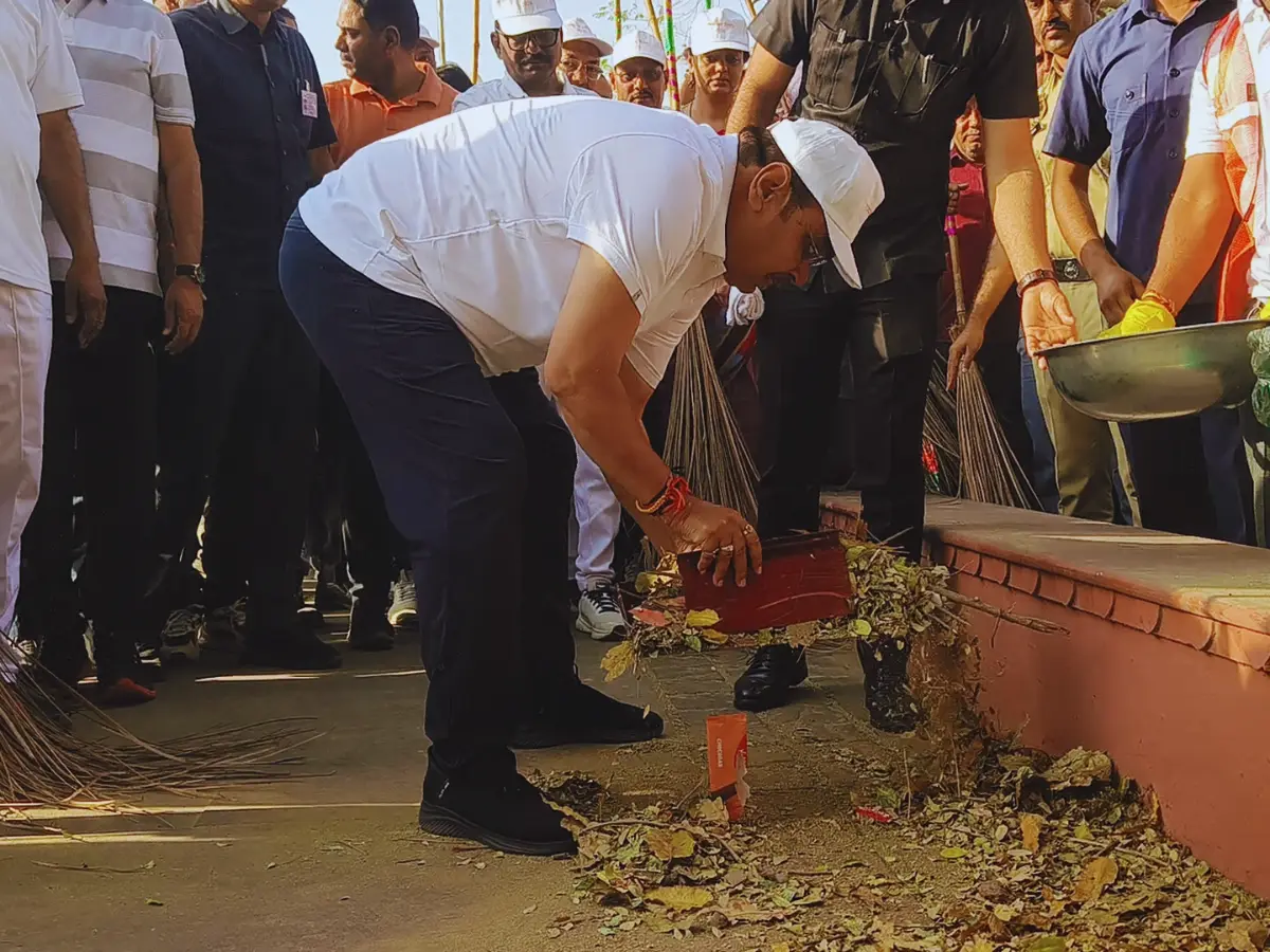 राजस्थान दिवस से पहले स्वच्छता संकल्प अभियान की शुरुआत, CM भजनलाल ने खुद लगाई झाड़ू