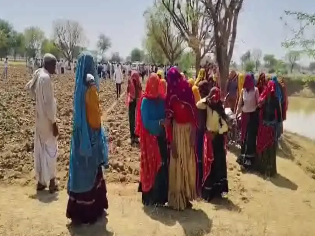 अलवर में जोहड़ में डूबने से दो सगे भाइयों की हुई मौत, किनारे मिले दोनों के कपड़े