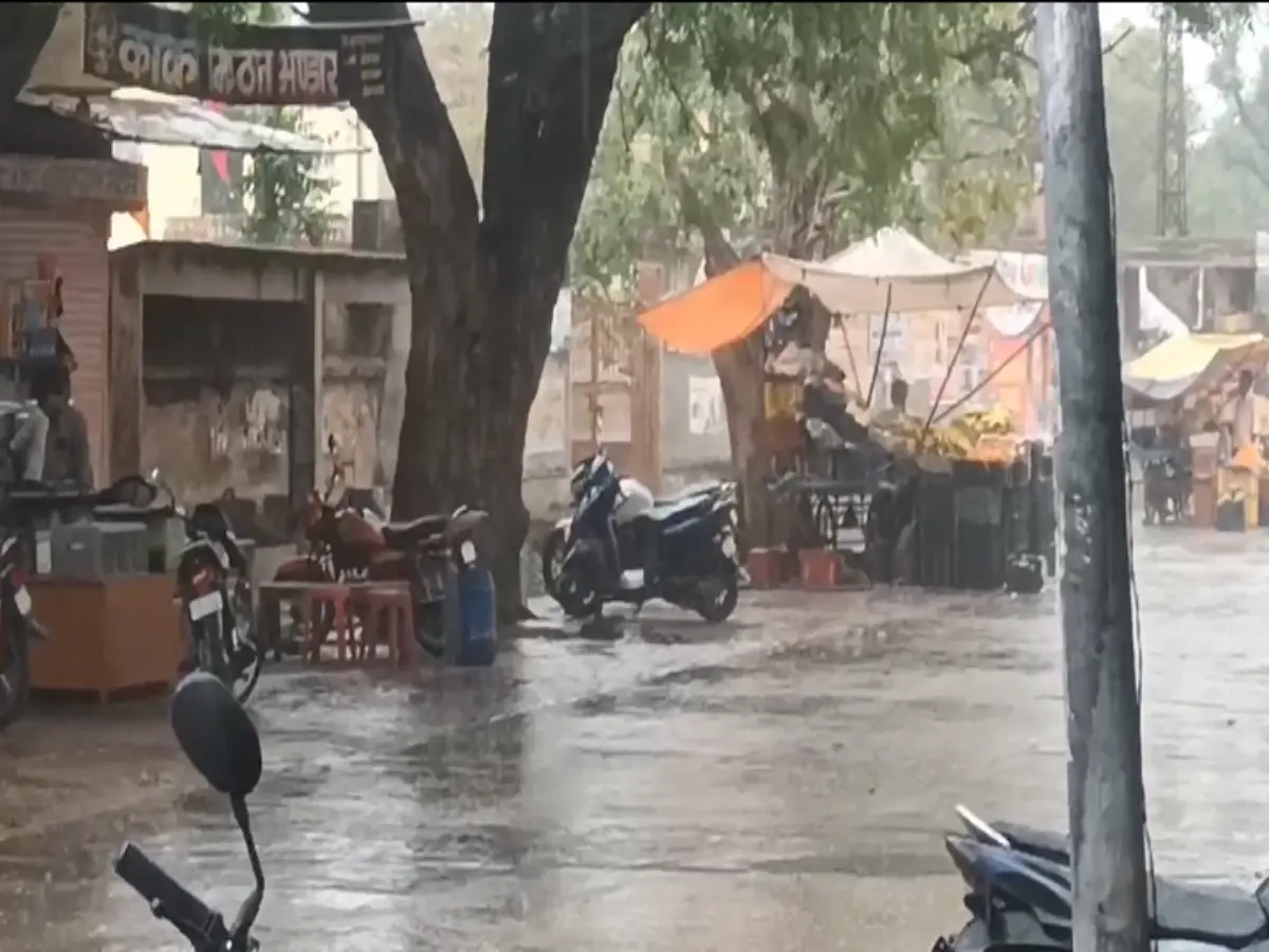 Sikar Weather: सीकर में फिर बिगड़ा मौसम का मिजाज, तेज आंधी-तूफान के साथ ...