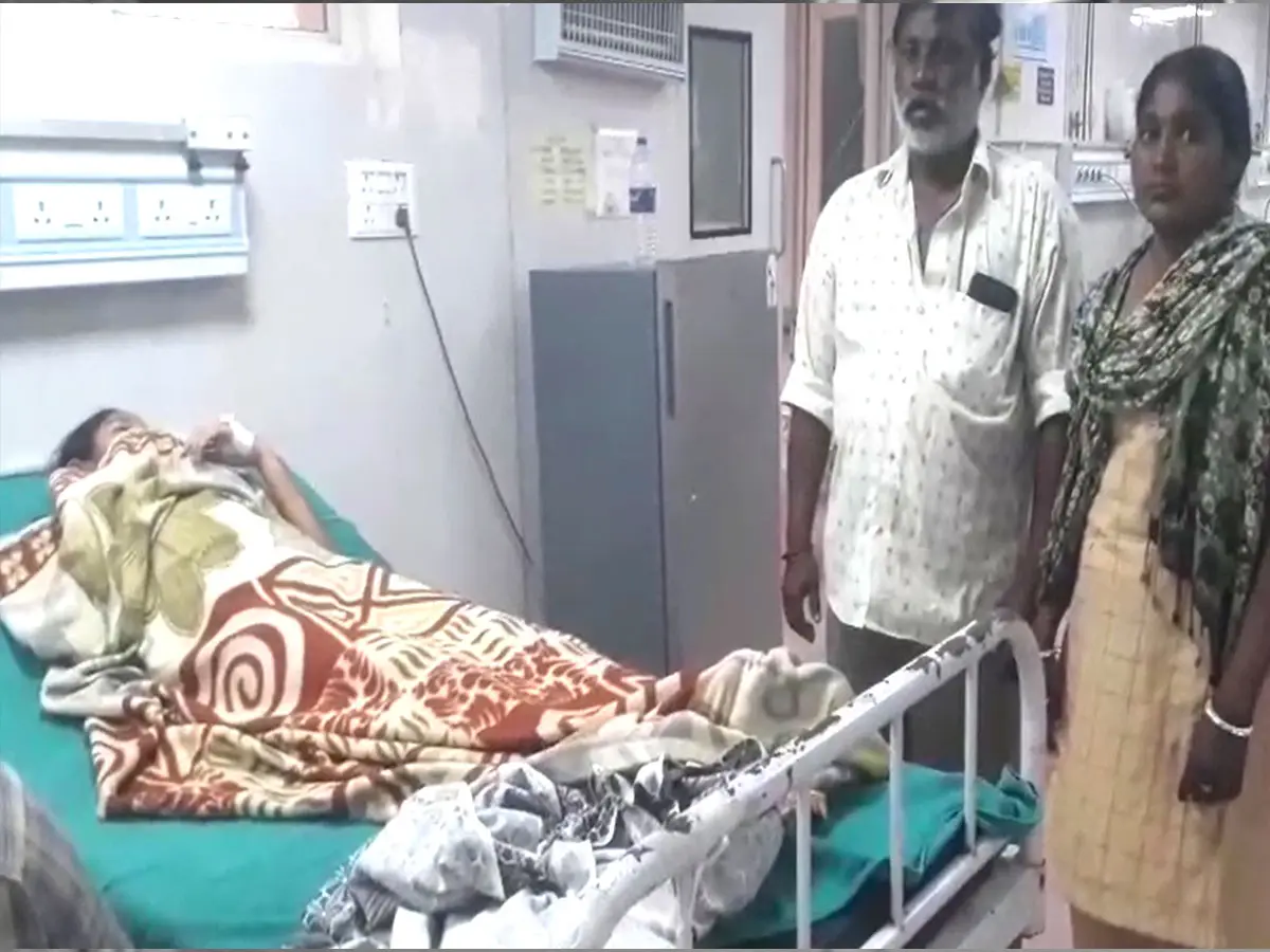 मां ने छीना मोबाइल तो बेटी ने पी लिया टॉयलेट क्लीनर! मामा बोले- कई बार समझाया गया पर...