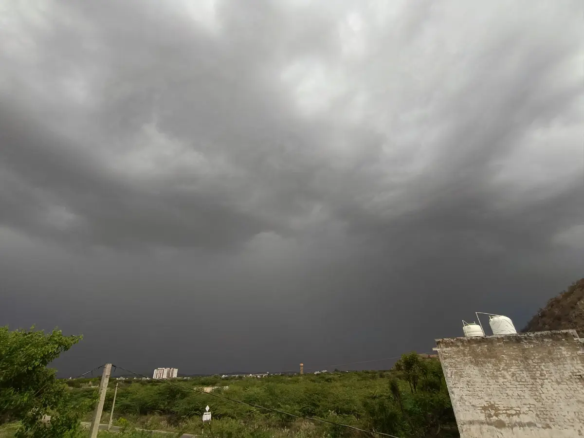 Bikaner Weather Update: बीकानेर में अगले 3 घंटे भारी, तेज हवाओं के साथ बारिश की चेतावनी, रहें अलर्ट