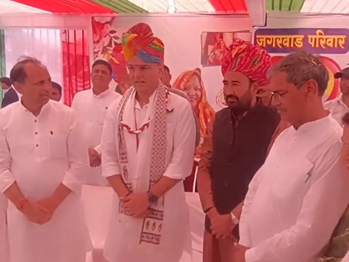 करौली में पूर्व MLA के बेटे के विवाह में जुटे कांग्रेस के दिग्गज, अशोक गहलोत-सचिन पायलट हुए शामिल