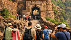 टाइगर सफारी के बीच छिपा 1000 साल पुराना किला, यूनेस्को धरोहर में शामिल ये दुर्ग पर्यटकों की पहली पसंद!