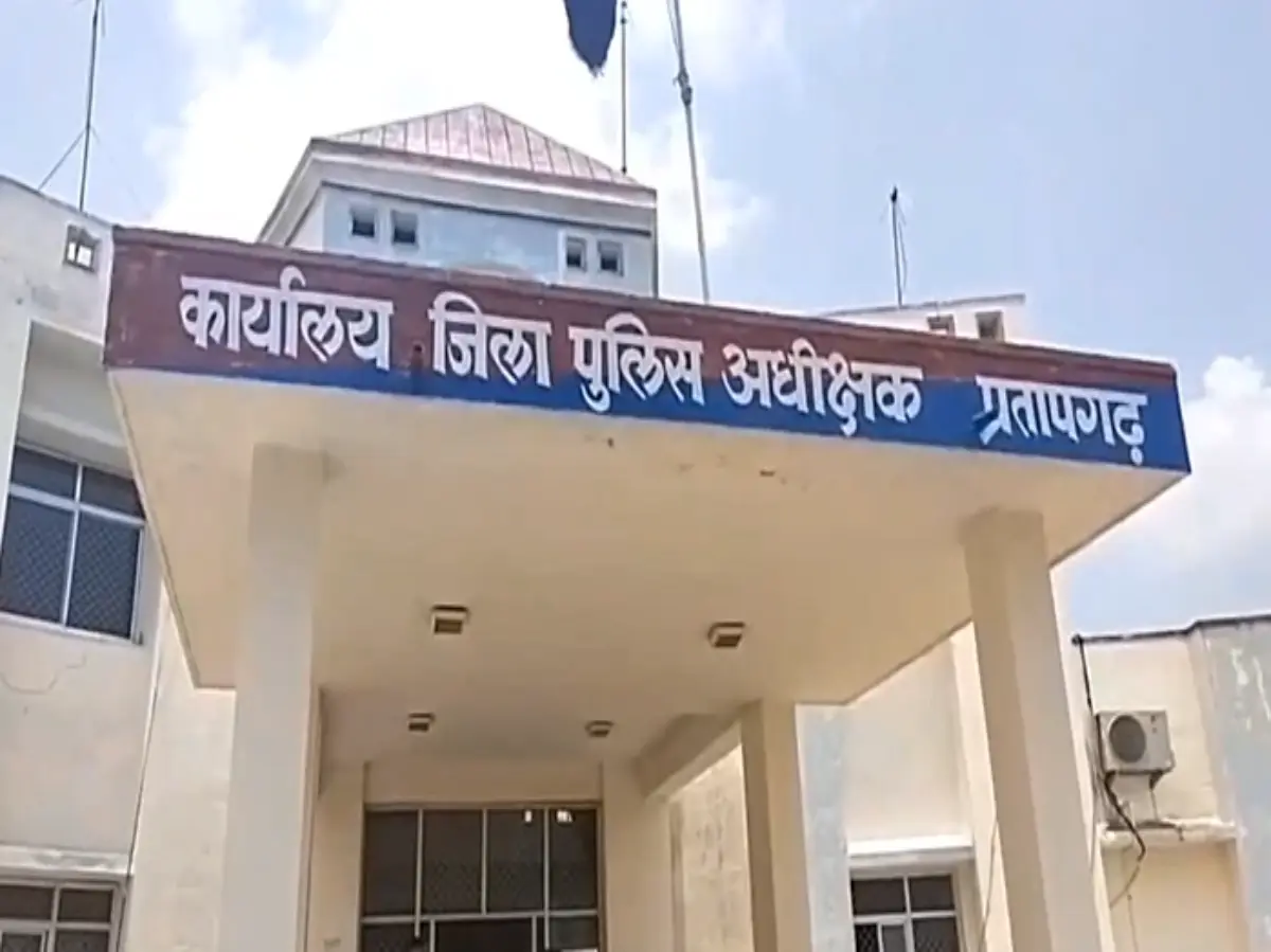 Pratapgarh: एरिया डॉमिनेंस अभियान में बड़ी कार्रवाई, 32 आरोपी गिरफ्तार