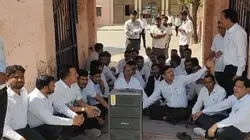 Rajasthan News: डीडवाना में  वकीलों और पुलिस में आर-पार, बार संघ की अनिश्चितकालीन हड़ताल शुरू, थानेदार को हटाने की मांग