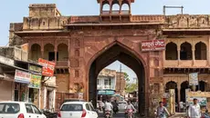 UP में मथुरा, फिर भरतपुर में ‘मथुरा गेट’ क्यों? जानें क्या है दोनों के बीच कनेक्शन!