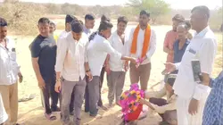 जैसलमेर में बंदर की मौत पर रो पड़ा पूरा गांव! अर्थी सजाकर हिंदू रीति-रिवाज से दी विदाई