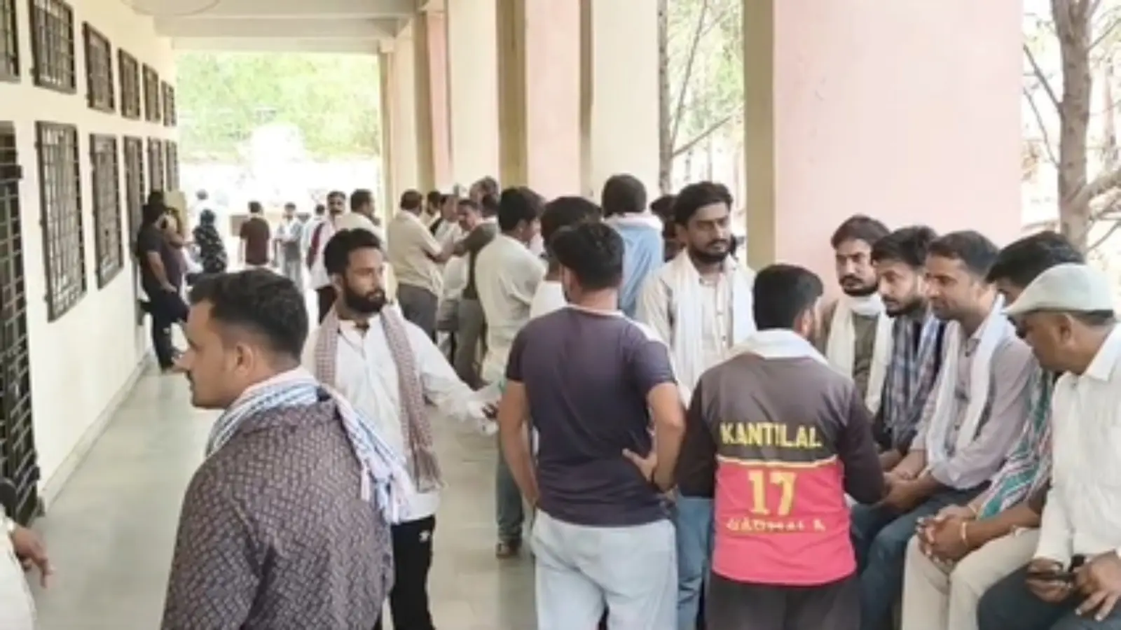 तेज रफ्तार बाइक ने बुजुर्ग को पीछे से मारी टक्कर, अस्पताल ले जाते समय रास्ते में हुई मौत