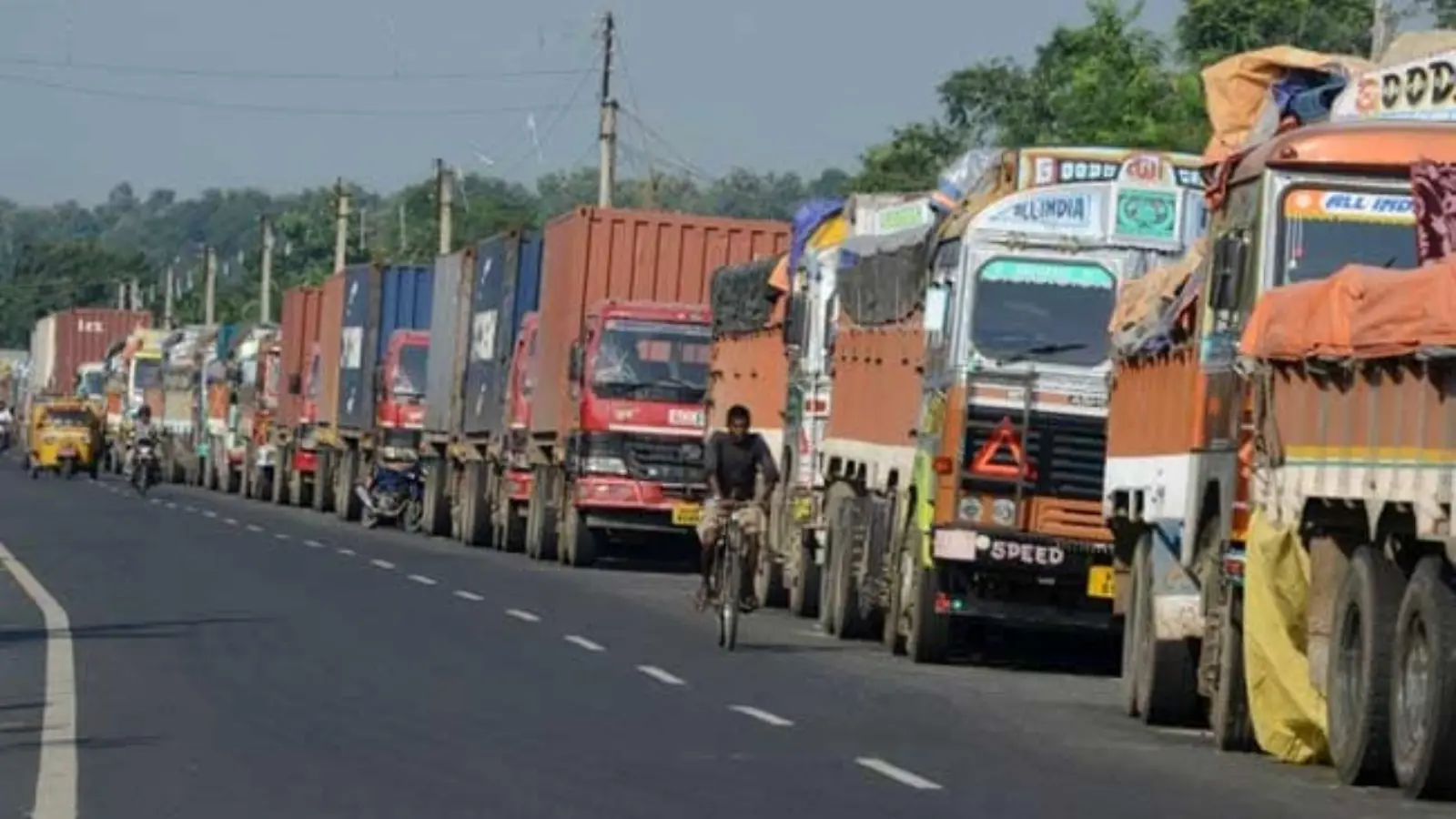राजस्थान में ट्रांसपोर्टर्स की अनिश्चितकालीन हड़ताल, क्यों थम गए 10 ...