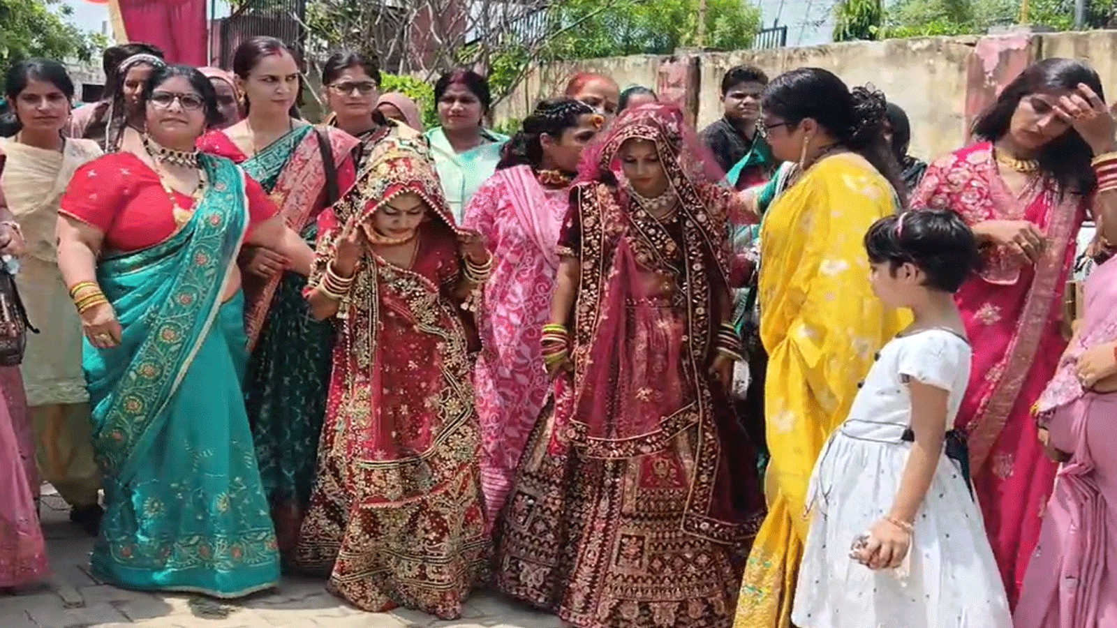भरतपुर में नारी निकेतन की दो अनाथ बेटियों की धूमधाम से शादी, विदाई में छलके आंसू