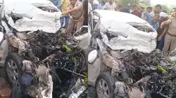 एक साथ मंदिर गए, लेकिन घर लौटने से पहले थम गईं तीन सांसें! ट्रक में घुसी कार, एक ही परिवार के 3 की मौत