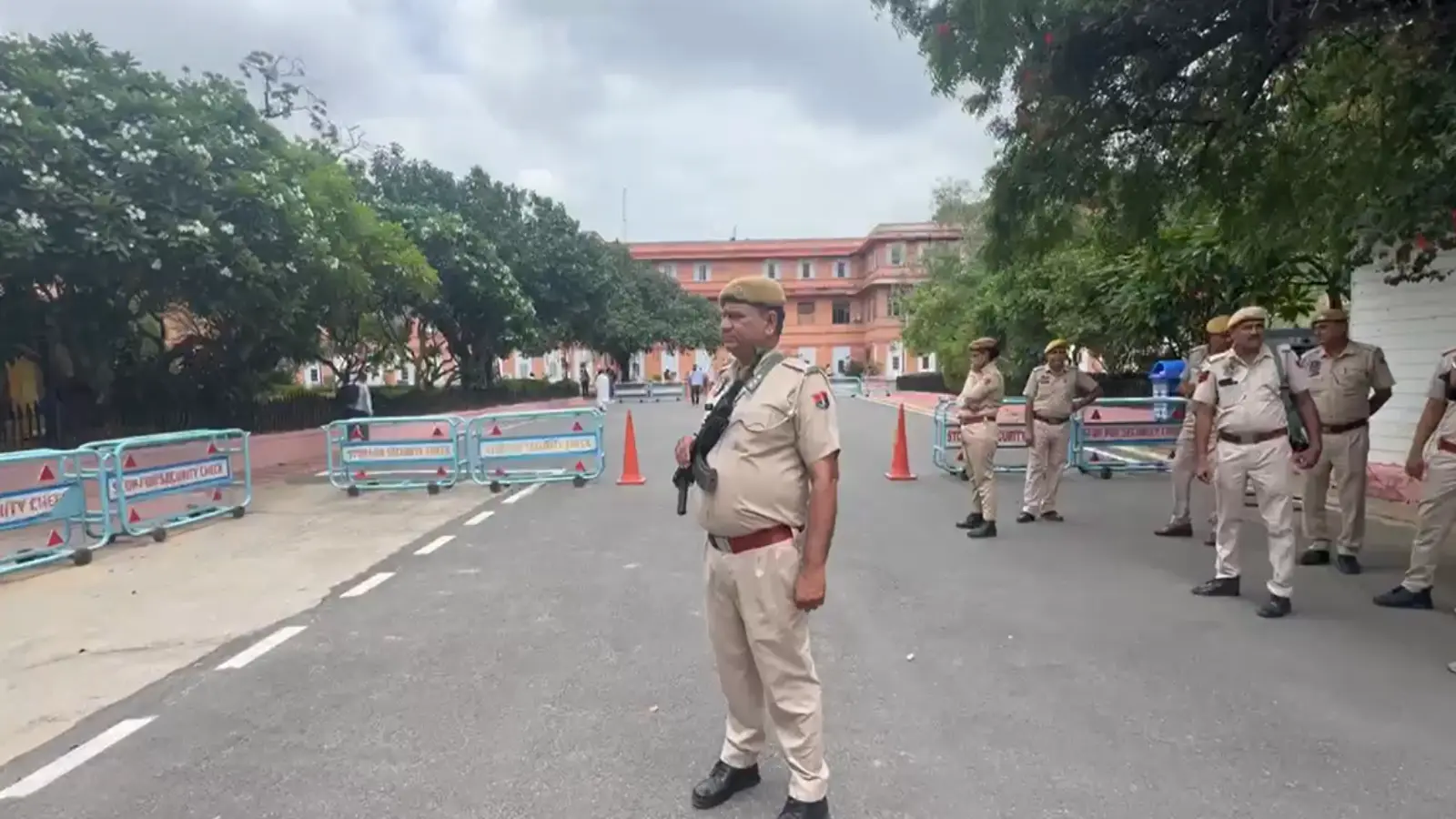 Rajasthan Crime|CMO को बम से उड़ाने की धमकी, आरोपी हिरासत में, पूछताछ में जुटी पुलिस