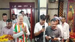 प्रतापगढ़ पहुंचे अशोक गहलोत, दिवाक माता के दर्शन के बाद जन आक्रोश महारैली को किया संबोधित